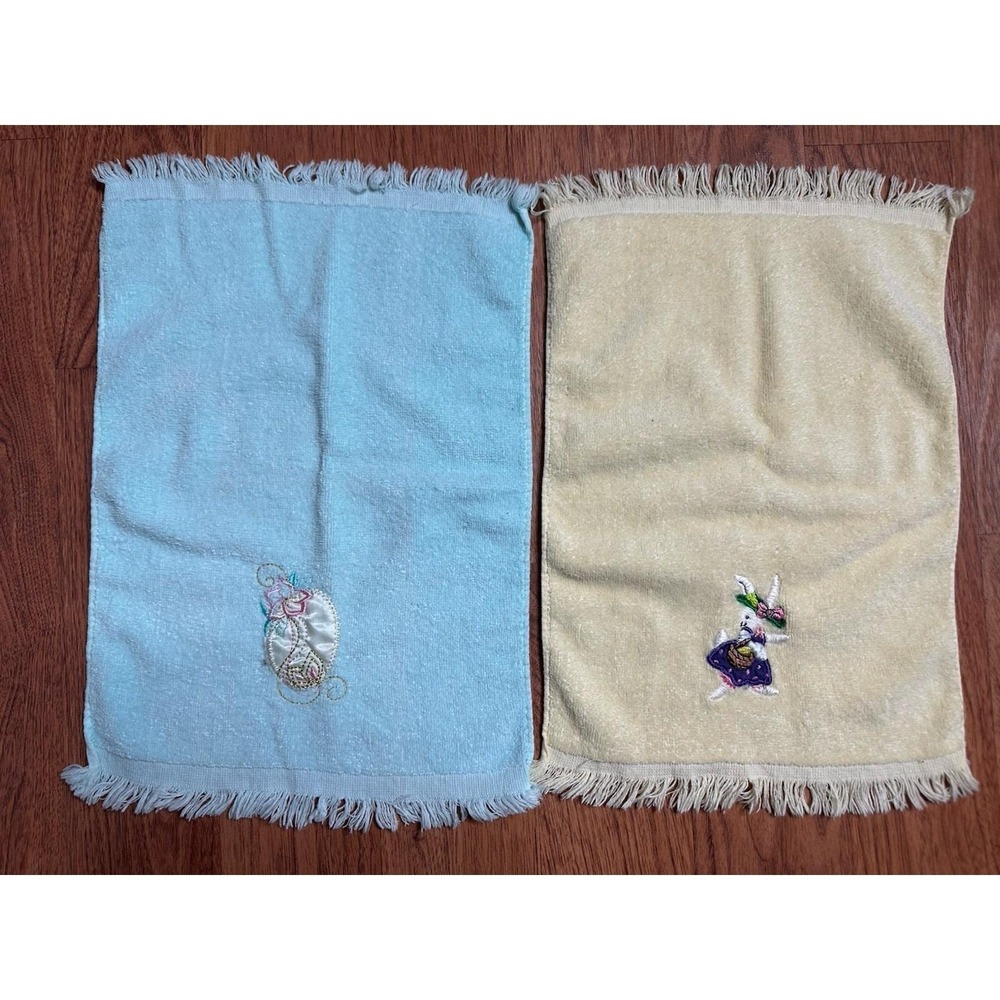 Vintage Royal Terry Towels w Embroidered Easter Bunny‎ & Egg EUC Set Of 2